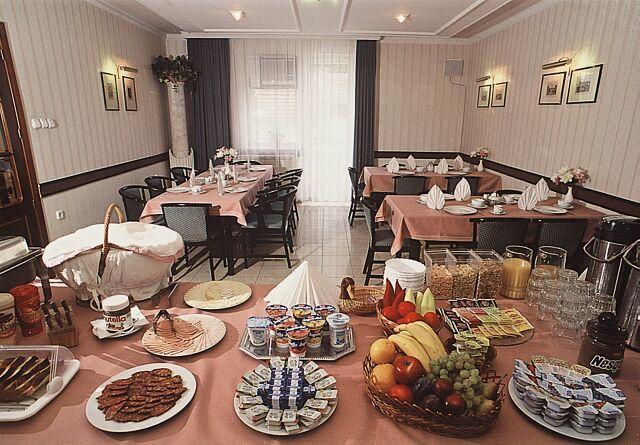 Apollo Hotel Kecskemét Esterno foto